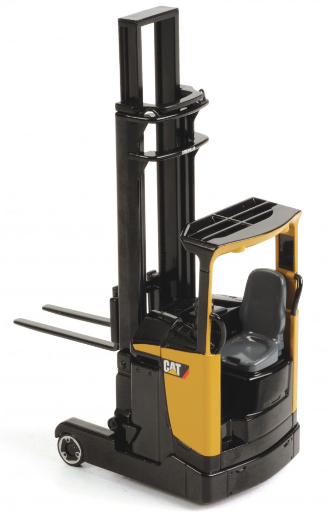 Reach truck