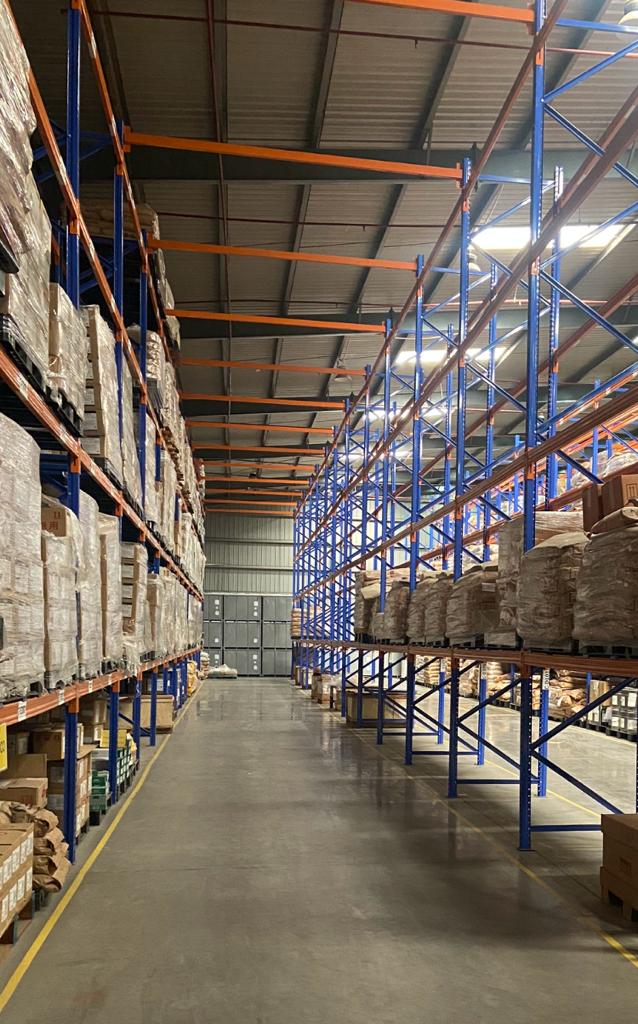 Heavy duty pallet racking